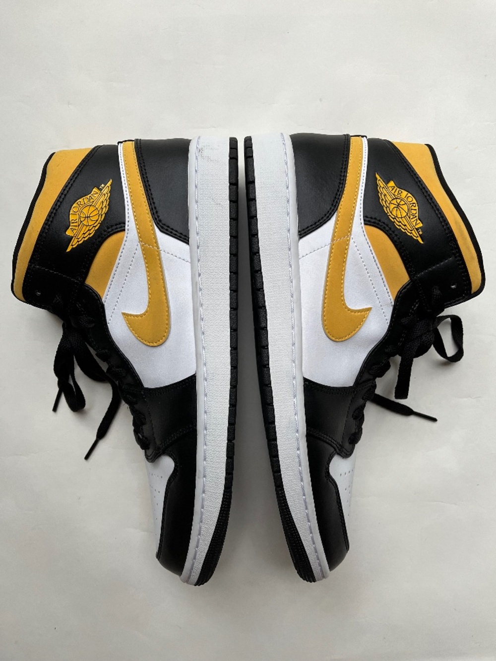 Jordan 1 Mid